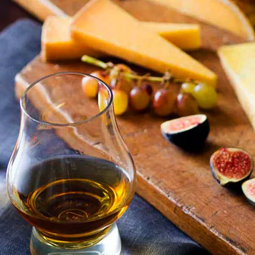 whiskey e formaggi